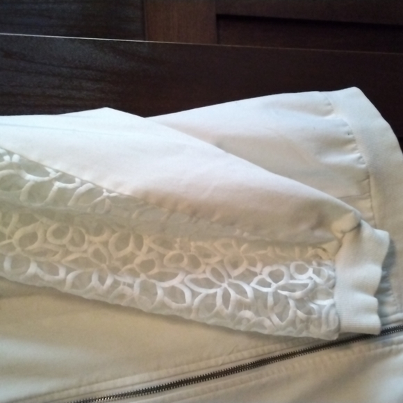 Jacket - Picture 3 of 8